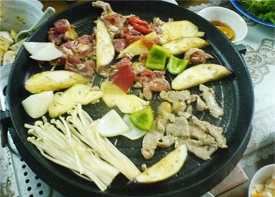 Bếp nướng cồn phải thường xuyên thêm cồn để duy trì lửa