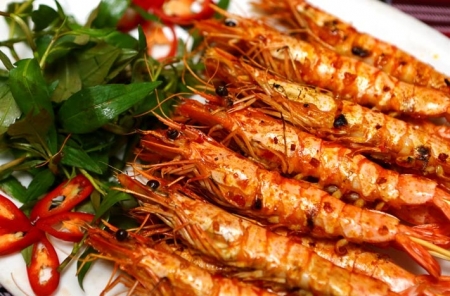 Cách làm món tôm nướng muối ớt cực ngon bạn không thể bỏ qua