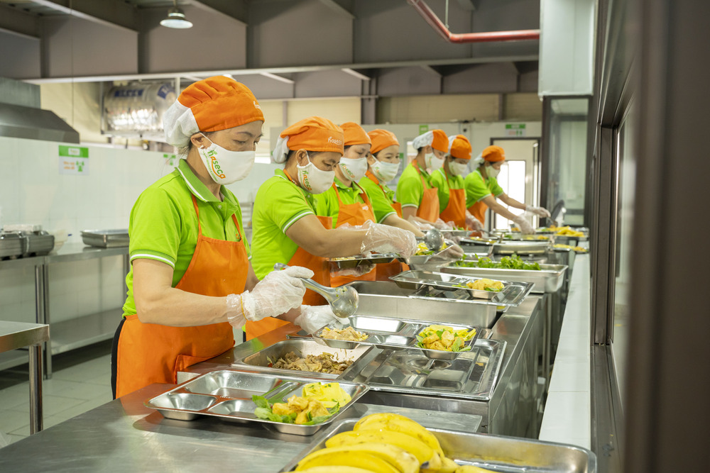 Bí quyết vận hành bếp ăn hiệu quả với tủ nấu cơm đa năng
